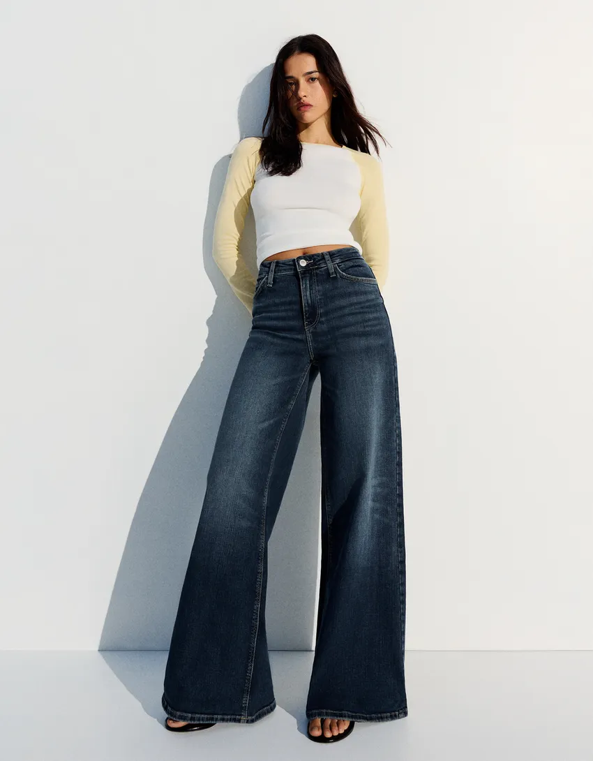 High-Waist Jeans