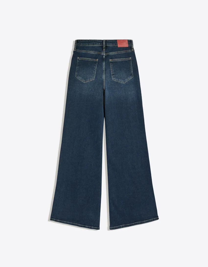 High-Waist Jeans - Image 2